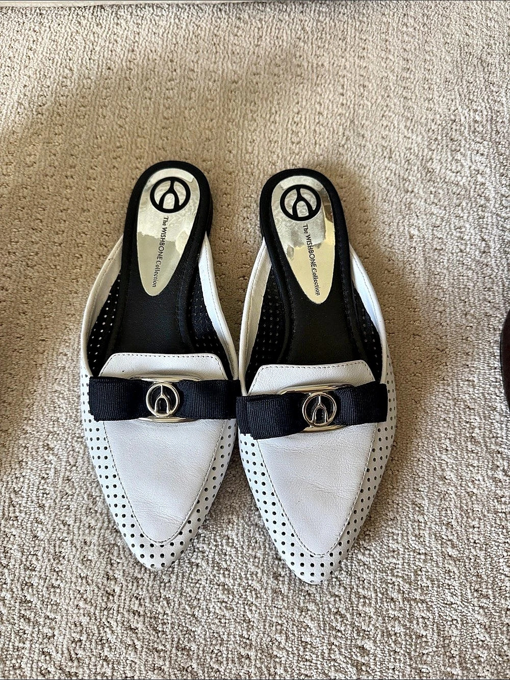 Like NEW The Wishbone Collection White & Black Mules US 7